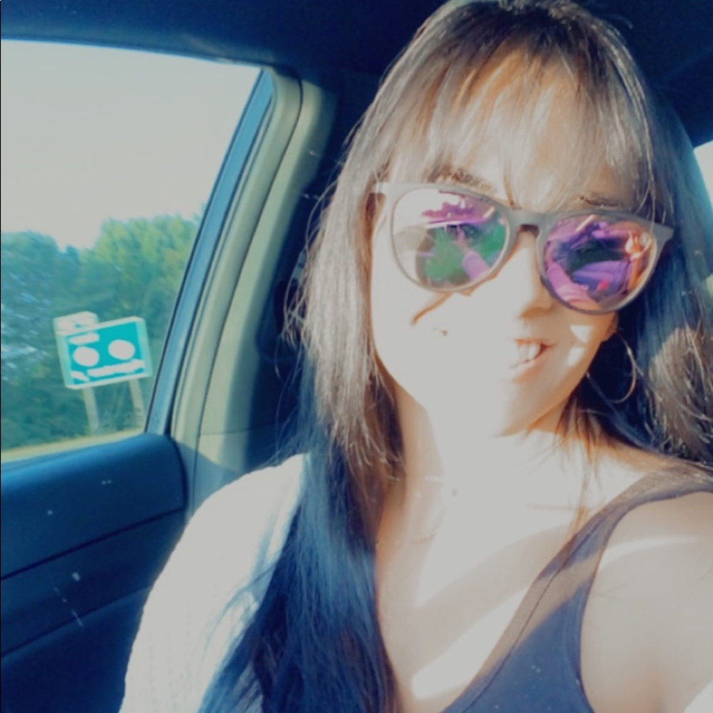 Meet your Posher, Sanjuana